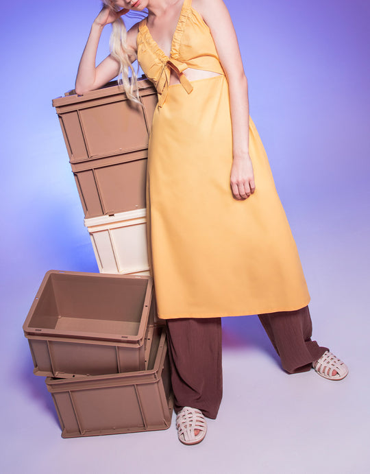 슬리브리스 V넥 A라인 드레스