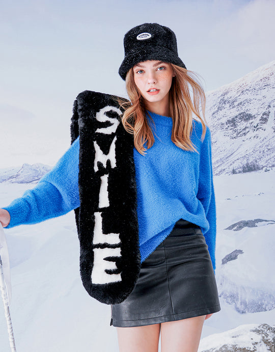 플러피 드롭 숄더 스웨터