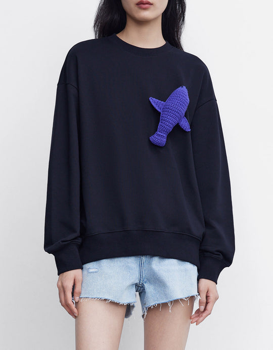 봉제 토이 드롭 숄더 스웻셔츠