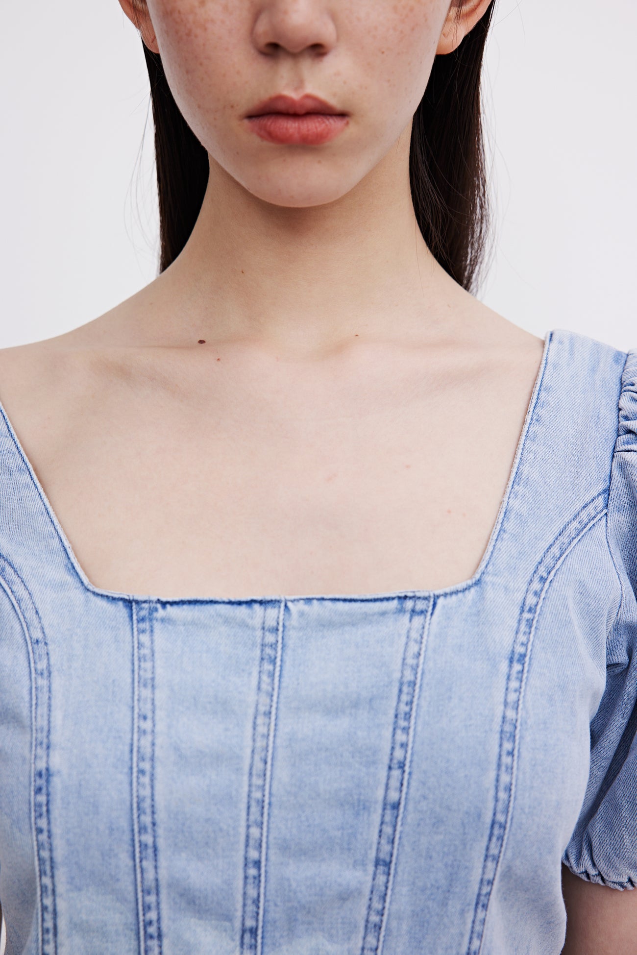퍼프 소매 스퀘어 카라 데님 드레스