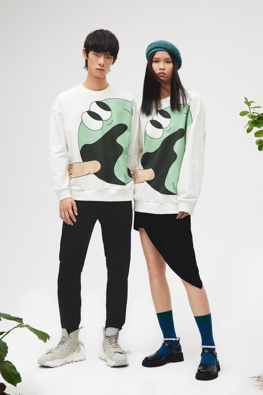 오프 숄더 맨투맨