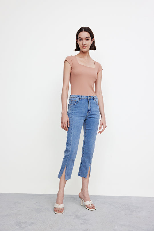 스퀘어 카라 레귤러 티셔츠