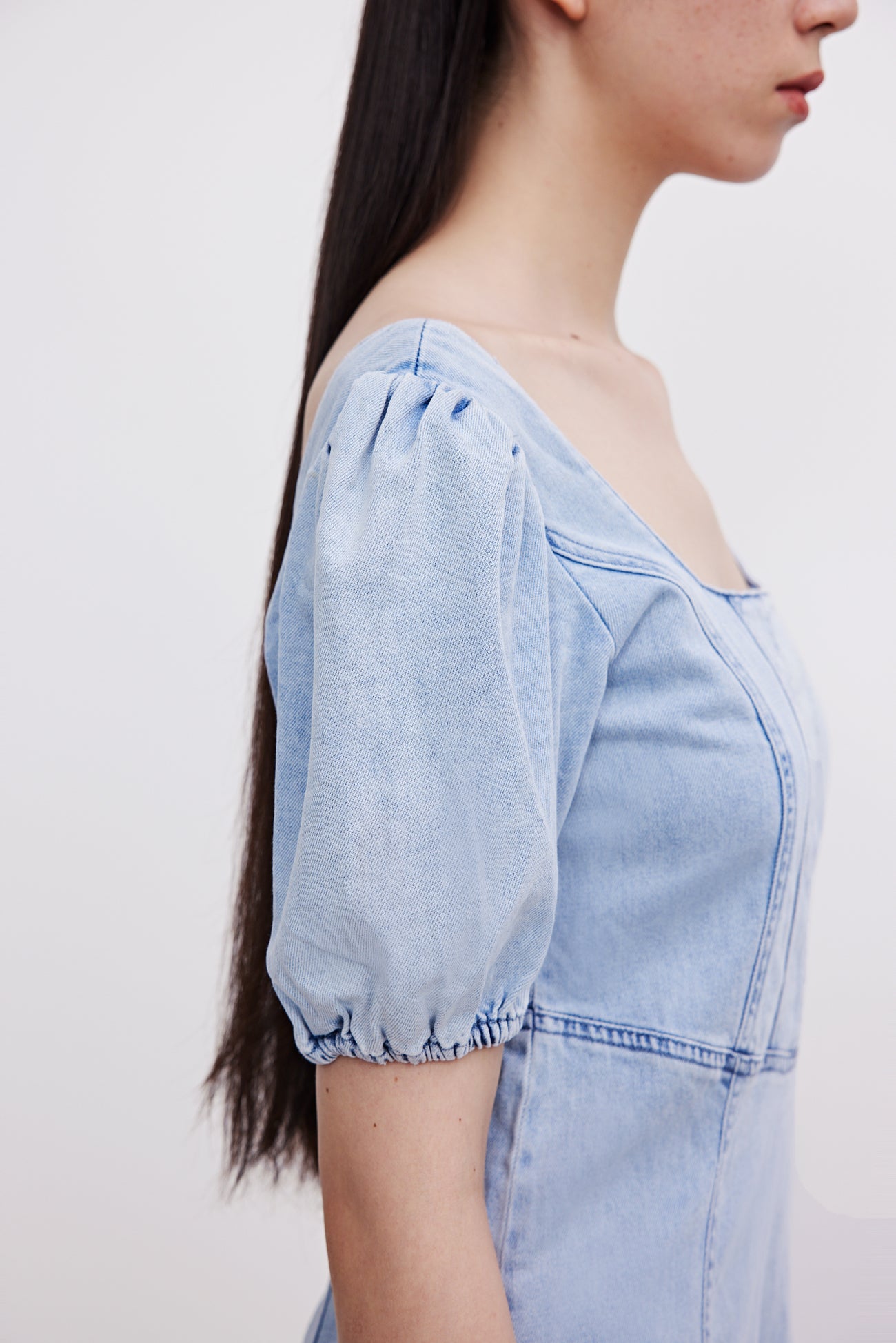퍼프 소매 스퀘어 카라 데님 드레스
