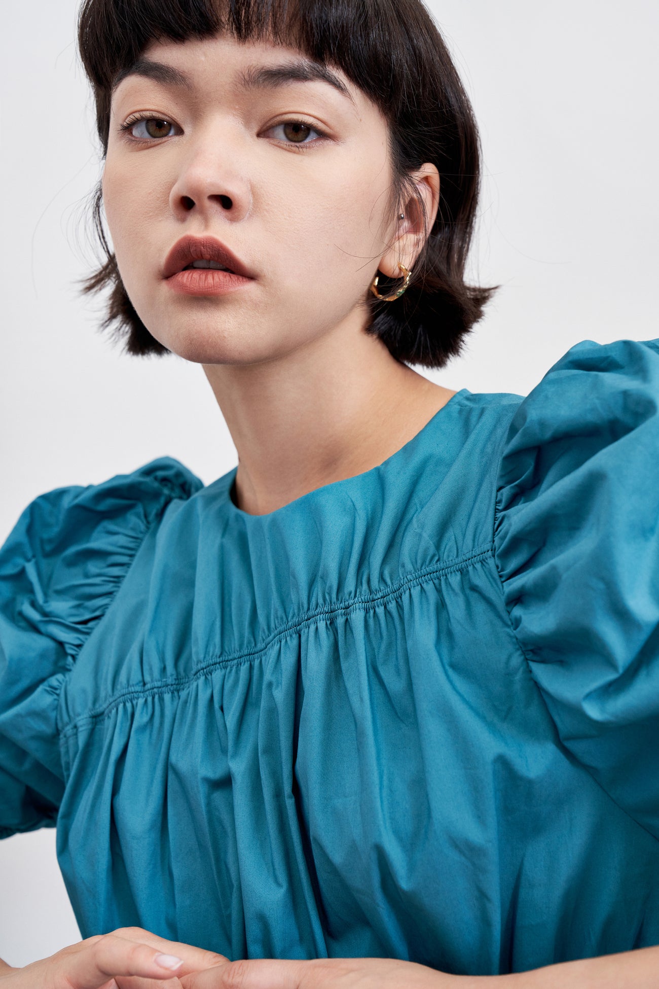 퍼프 소매 크루넥 A-Line 드레스