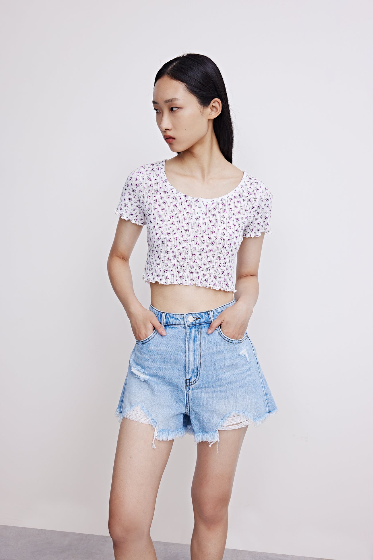 스탠다드 U 넥 레귤러 티셔츠