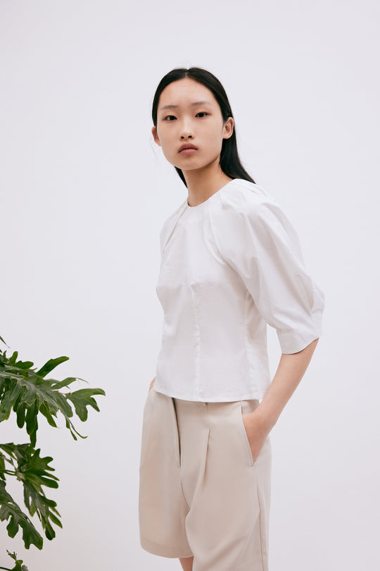 오프 숄더 크루넥 블라우스