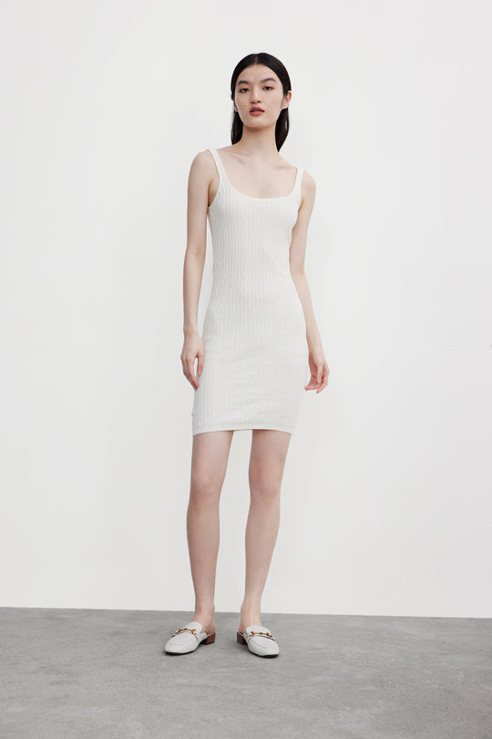 슬리브리스 스퀘어 카라 니트 드레스