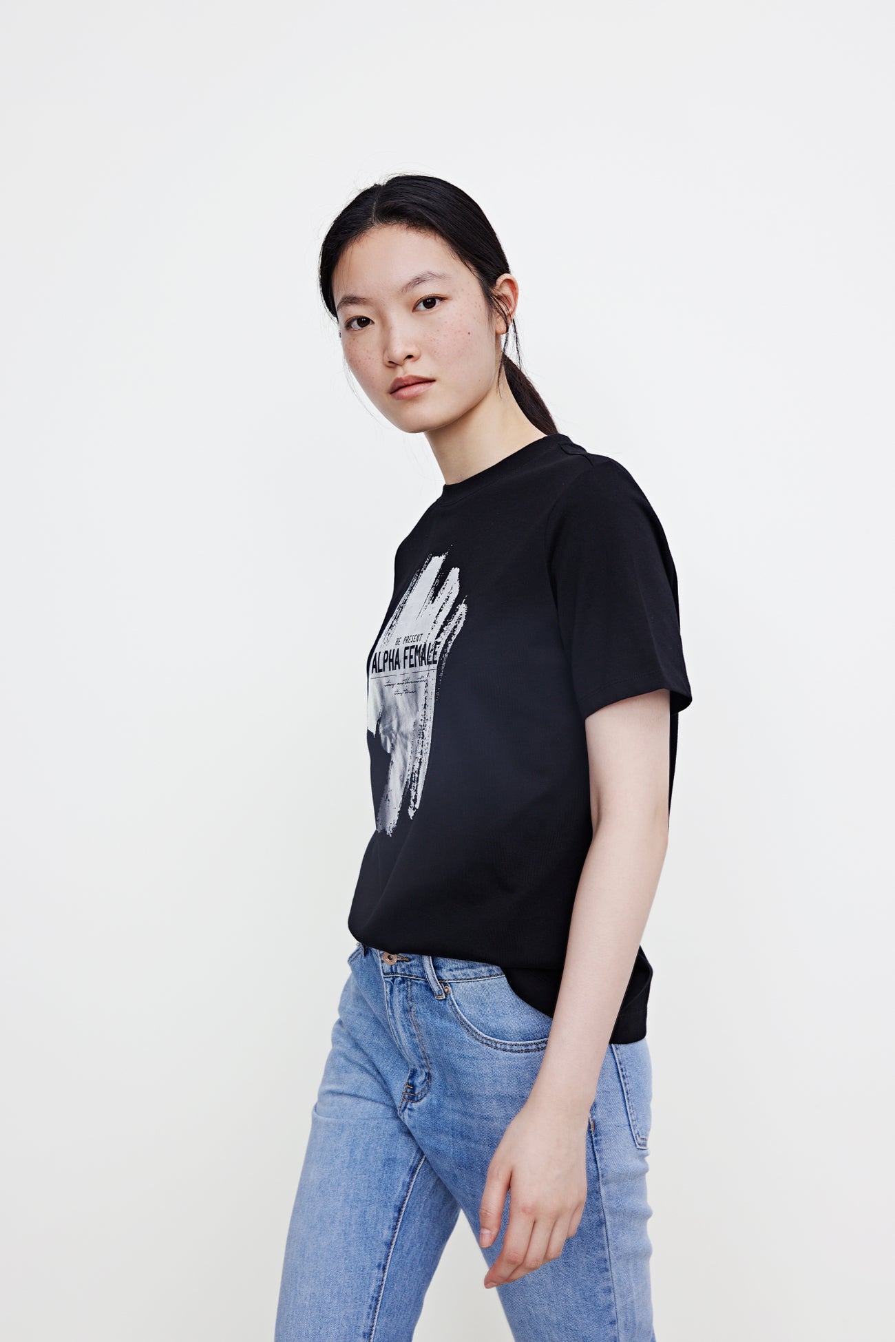 오프 숄더 크루넥 루즈핏 티셔츠