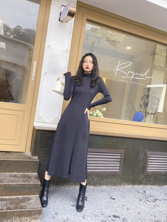 터틀넥 미디 드레스