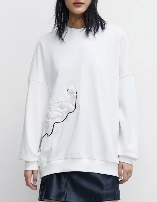 자수 디테일 긴팔 티셔츠