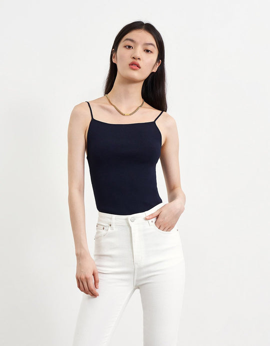 스퀘어 카라 니트 뷔에스트