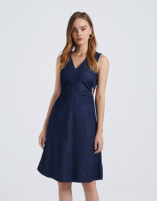 슬리브리스 V넥 데님 드레스