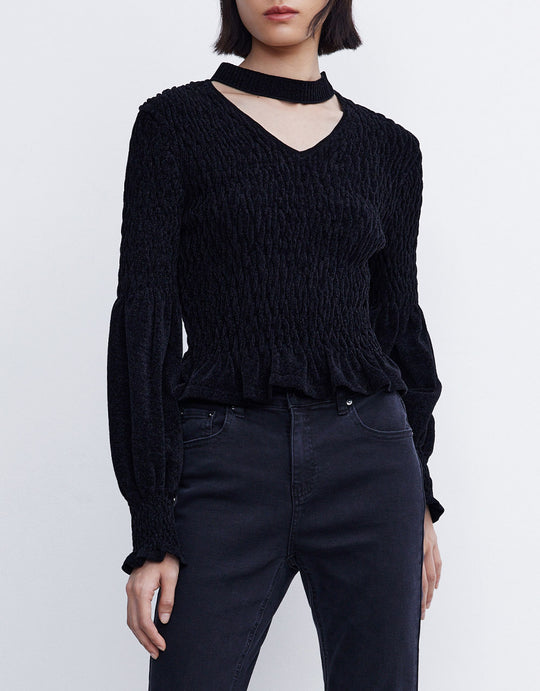 컷아웃 프론트 니트 탑