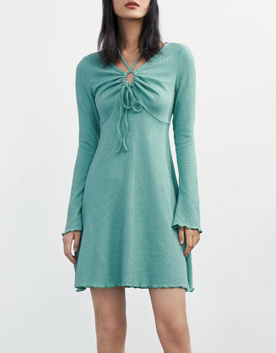 O-링 컷 아웃 주름 시식 프론트 니트 드레스