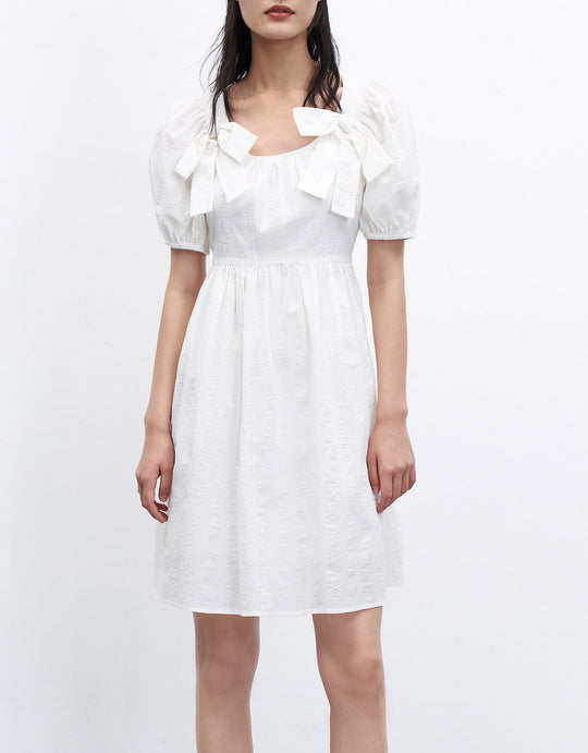리본타이 퍼프소매 드레스