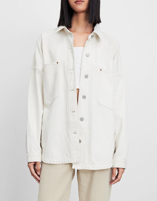 포켓 패치 버튼업 데님 셔츠