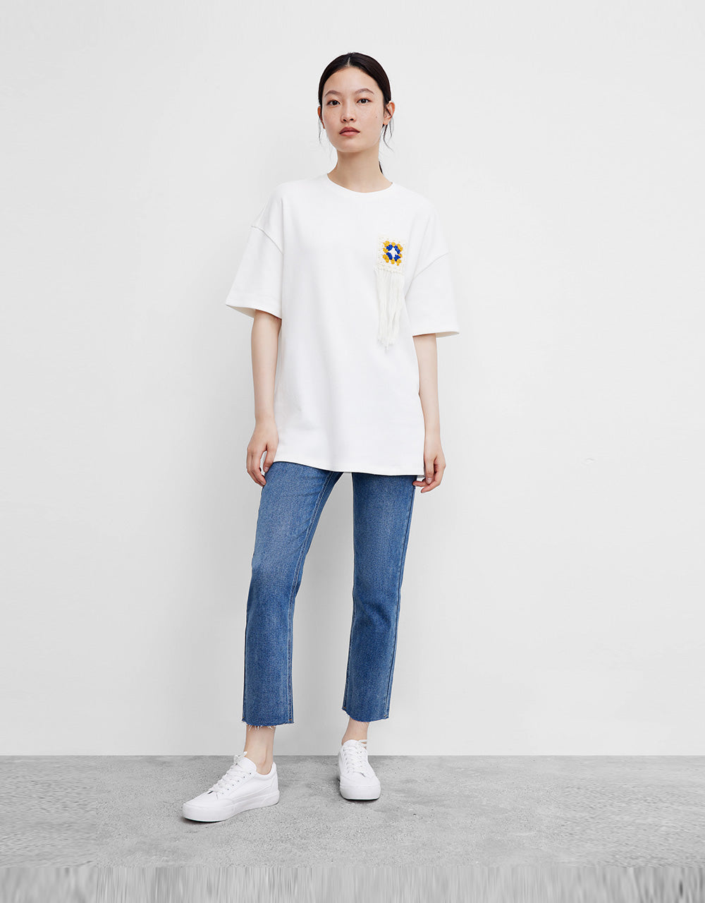 포인트 화이트 티셔츠