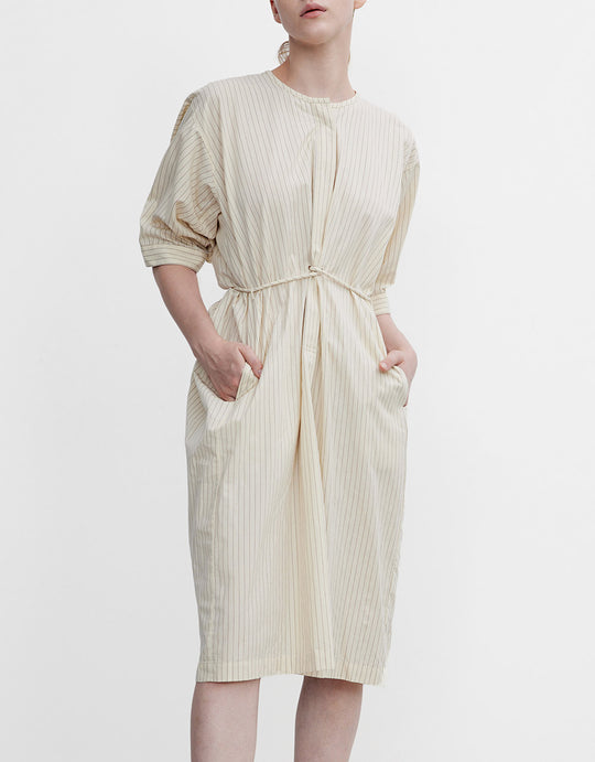 세로 스트라이프 프린트 드로스트링 디테일 드레스