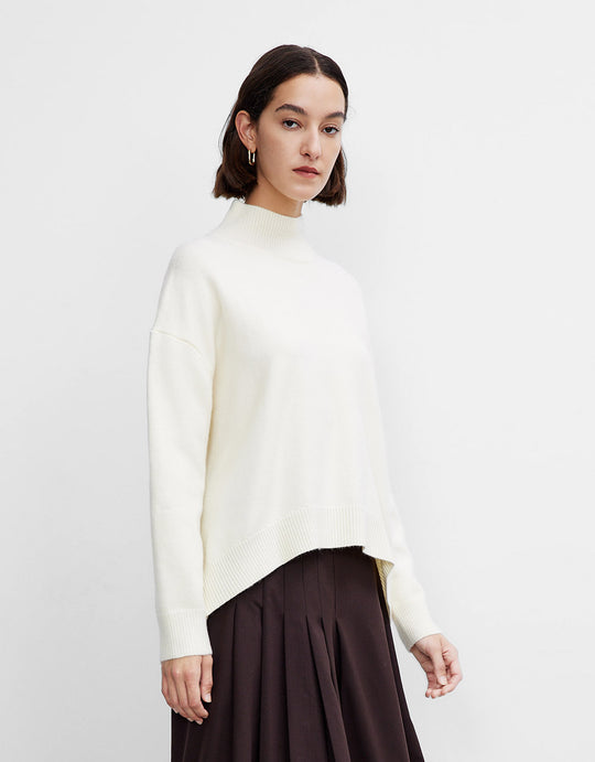 오프 숄더 터틀넥 니트 티셔츠