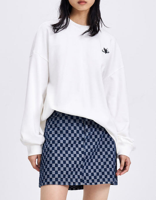 하트 디테일 크루넥 스웻셔츠